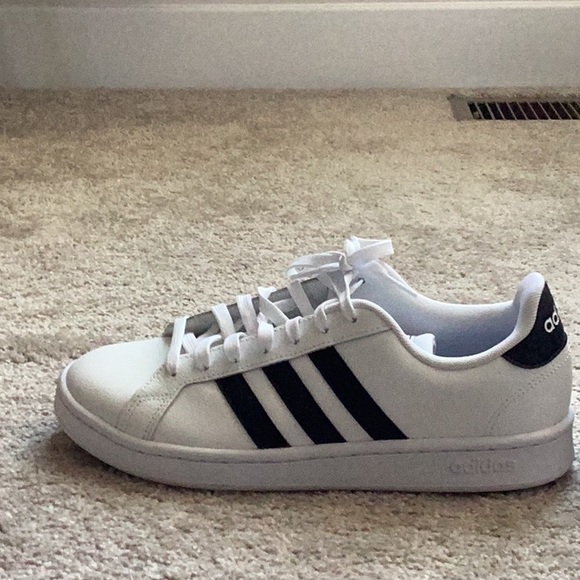 NWOT ADIDAS SNEAKERS - Picture 5 of 9